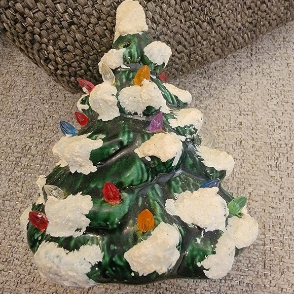 #Vintage 1970's #Ceramic Snow-Capped Mini #Christmas Tree 4.5" Tall - Picture 9 of 11
